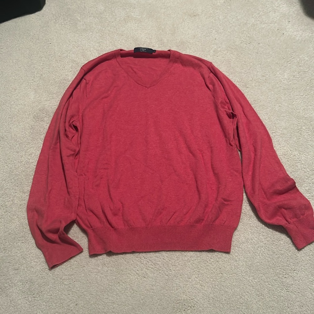 J.Crew men’s cotton/cashmere V-neck sweater, large in salmon